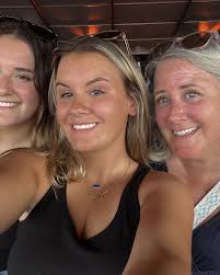 molly hanson (@mollyeliseeee) • Instagram photos and videos