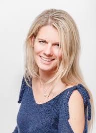 Nicole Bitzer's Instagram, Twitter & Facebook