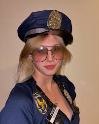 Mali (@mali.smith) • Instagram photos and videos