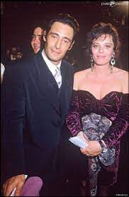 Gérard lanvin a élevé ses fils avec son épouse jennifer lanvin (de son vrai nom chantal benoist) qui l'a fabriqué en tant qu'homme. Gerard Lanvin And Jennifer Dating Gossip News Photos