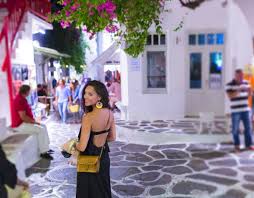 'chora port with windmills in the background, mykonos, cyclades, greece' krishna.wu / shutterstock. I Lovegreece Com Xwra Ths Mykonoy