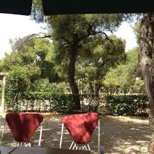 Οι πιο οικονομικες τιμες της. Plateia Barympomphs Plaza