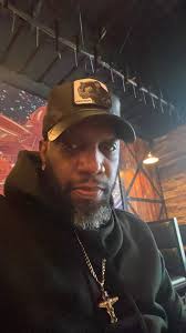 Hey I'm new to Va from nyc looking to meet new people 😁