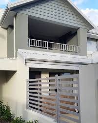 Railing pagar dan balkon minimalis outdoor di megamendung. 10 Model Pagar Rumah Minimalis Yang Terlihat Elegan