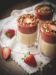 Panna Cottas Pistache Amande Coulis De Fraises Coulis De Fraise Pistache Alimentation