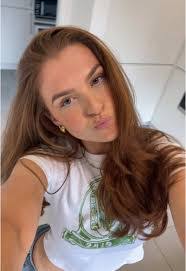 Kate Donlon's Instagram, Twitter & Facebook