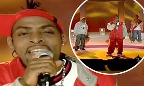 Coolio has to perform with production crew as his backing dancers