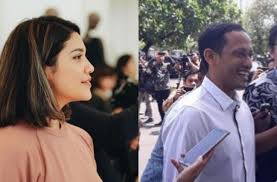 Dilansir dari majalah globe asia, suami dari franka franklin itu kini memiliki total kekayaan senilai 100 juta dollar amerikat atau sekitar 1.4 trilyun rupiah. Bisnis Bareng Seleb 5 Fakta Menarik Franka Franklin Istri Nadiem Makarim Matamata Com