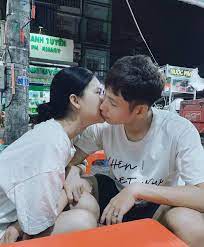 Lê ngọc trinh cho biết người phụ bạc mình là cầu thủ liễu quang vinh, kém cô 3 tuổi. Ngá»c Trinh Om Hon Trai Ä'áº¹p Pvf
