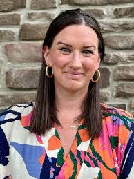 Cheryl Wetmore's Instagram, Twitter & Facebook