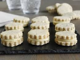 Biscuits Noisettes Et Ganache Chocolat Amande Recette Biscuit Noisette Biscuits Recette Dessert Chocolat