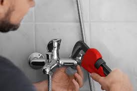 Tropft der wasserhahn, kann man das problem mit etwas handwerklichem geschick selbst beheben. Wasserhahn Der Dusche Wechseln So Gelingt S