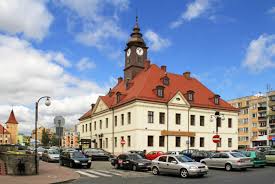 He completed his internal medicine internship and residency and his fellowship in gastroenterology at the university of california, moffitt hospital in san. Rathaus Von Lubin Lubin 1768 Structurae