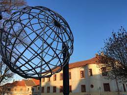 Maybe you would like to learn more about one of these? Starostka Kourimi Zemrela Po Padu Z Okna Radnice Pripad Vysetruje Policie Idnes Cz