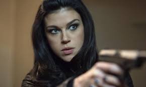 Lizzy Caplan is Annie Wilkes in 'Misery'-Themed Second Season of "Castle  Rock"; Plus Tim Robbins!