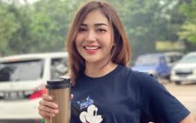 Setelah dua hari menjalani perawatan intensif di rsud ungaran, chacha dikabarkan meninggal dunia. Bsl4mgnvi Nxxm