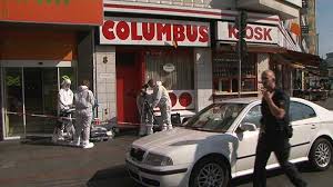 Sie hatte sich einer zwangsgheirat verweigert, sagt ihr vater. Nonstopnews Mann Betritt Gaststatte Und Schiesst Zwei Mannern In Den Kopf Ein Toter Zweiter Verletzter In Lebensgefahr