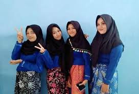 Wisuda, pesta, hijab, orang gemuk,.beberapa daerah yang sering mengusung model baju kebaya terbaru pada tema pernikahan mereka. Sma Hidayatul Muslihin Home Facebook