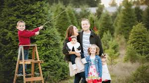 Making your own holiday cards is a great way to show your deep appreciation for friends and family this holiday season. 7 Ways To Make Cheap And Easy Holiday Cards Parentmap