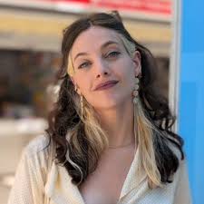 🎶 Morning sleepyhead~ I swore that you were dead when you washed up