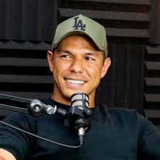 This dude's 13 minute commentary is gold! Enjoy! #ozzyosbourne