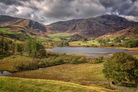 Angleterre ecosse londres angleterre paysage arbre beau paysage beaux endroits paysages magnifiques paysage merveilleux. Fonds D Ecran Angleterre Photographie De Paysage Montagnes Lac Automne Little Langdale Tarn Nature Telecharger Photo