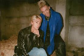 Ивлеева добавила, что долго не понимала, как рассказать о расставании своим подписчикам. Podtverzhdeno Eldzhej Zapisal Otkrovennoe Video O Razvode S Nastej Ivleevoj Popcake