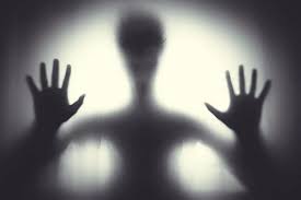 Walau banyak halangan, tetapi insha allah, itu akan terbalas dengan kesuksesanmu. 10 Arti Mimpi Melihat Hantu Dan Penjelasannya