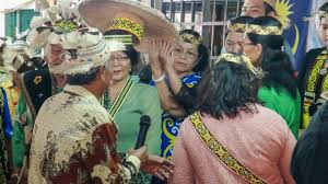 Wan zain said the melanaus, too, have their own adat, but it's not for me to say that majlis adat istiadat should or should not change or amend the iban adat, but i am sure that. Kampong Long Atip Majlis Adat Istiadat Perlantikan Penghulu Masyarakat Kayan Sg Apoh Tutoh