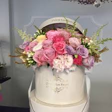 We handcraft every floral arrangement with a wild touch, prioritizing seasonal blooms, unique colors, and textures. J Adore Les Fleurs Photos Beautiful Flower Arrangements Fresh Flowers Arrangements Flower Bouquet Boxes