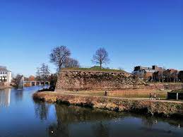 »#saarlouis sah sich als weltoffene, moderne stadt, man wollte sich nicht in schmuddelecke mit städten wie #hoyerswerda oder #solingen stellen lassen.« ein grund, warum der mord an samuel. Saarlouis Pure Lebensfreude Home Facebook