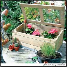Serre Pour Semi En Bois Decoration Jardin Design Decoration Jardin Mobilier De Jardin Design