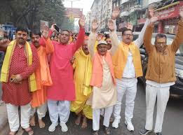 मानगो दाईगुट्टू के प्राचीन शिव मंदिर में नर्मदेश्वर शिवलिंग की होगी प्राण  प्रतिष्ठा .... हजारों महिलाओं ने कलश यात्रा कर किया कार्यक्रम का ...