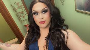 Happy showgirl era eve!!! ✨