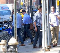 Many in the media (including cnet) this image was helped by his quiet personal life which, at least from afar, seemed free of controversy: Jeff Bezos Takes His Kids Out In New York After Finalizing Divorce From Their Mother Mackenzie Daily Mail Online