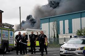 Residents reporting multiple explosions and major fire in juno drive, royal leamington spa in warwickshire. R0puufwxihk1fm