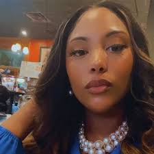 Courtney Hymes's Instagram, Twitter & Facebook