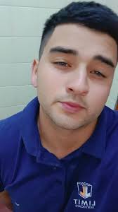 jaja se hacia el lindo🤣🤦🏻‍♂️ quedan buenos los ojos claros jaja