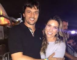 O nascimento foi confirmado pela assessoria da apresentadora e por pessoas próximas do parlamentar. Patricia Abravanel Vai Oficializar A Uniao Com Fabio Faria Em Maio