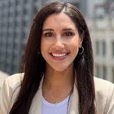 Margot Irwin's Instagram, Twitter & Facebook