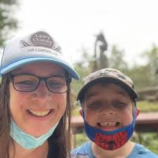 Can shredded paper be used as mulch in gardens?