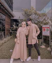 Semoga 14 foto ini menginspirasimu! Portrait Of You In 2021 Outfit Kondangan Couple Outfit Modest Fashion Hijab