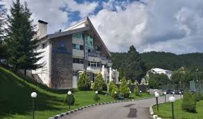 Pachetul este indicat pentru 1 persoana si include: Oferte Paste 2021 Romania