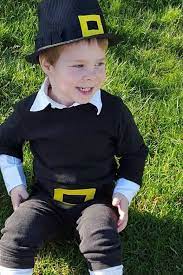 This Easy Diy Pilgrim Costume Can Be Pulled Together In Minutes With Items You Already Have Around Y Pilgrim Costume Pilgrim Costume Kids Thanksgiving Costumes
