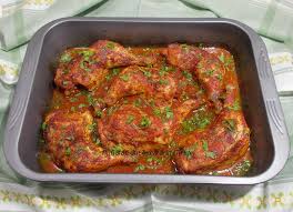 Se pun la rece pentru 2 ore. Pulpe De Pui La Cuptor In Sos De Rosii Si Usturoi BunÄƒtÄƒÈ›i Din BucÄƒtÄƒria GicuÈ›ei