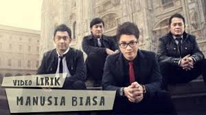 Namun di hatiku hanya satu cinta untukmu luar biasa cinta untukmu luar biasa. Yovie And Nuno Manusia Biasa Lirik Youtube