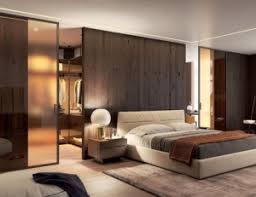 Lo spazio per un grande guardaroba è assicurato. Progettare Una Cabina Armadio Dietro Il Letto Agan Design