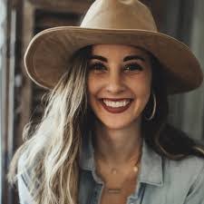 Chelsea Overbey's Instagram, Twitter & Facebook