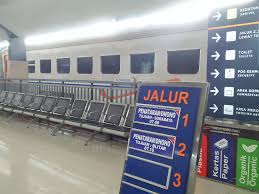 Tiket kereta api ka prameks sekarang bisa dipesan secara online lewat smartphone kamu. Terus Jadi Primadona Ini Tips Naik Ka Penataran Dhoho