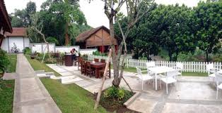 Verwandeln sie ihren garten mit einem gartenhaus in ein atelier, minihotel, eine oase der ruhe oder in einen stauraum für verschiedenes werkzeug und geräte. Lokasi Dan Harga Menu Cafe Bataputi Malang Tempatnya Pecinta Kopi Daka Tour